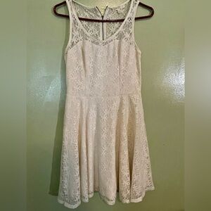 Size 3 floral lace white dress